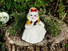 Snow White Disney Miniature Vintage Very Early Blonde Hair  Porcelain Figurine - £18.28 GBP
