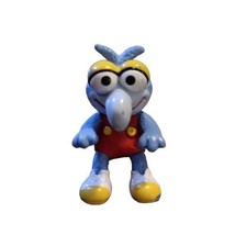 Gonzo Vintage 1986 Muppet Babies Figure Baby PVC Sitting Figurine Blue Red 1.75&quot; - £4.68 GBP