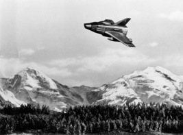 1970’s UFO Moonbase defense craft Sky-1 mountain flyover b/w 8x10 scene - €5,60 EUR