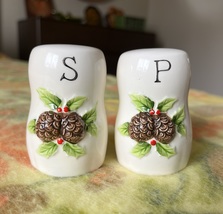 Vintage 70s Ceramic Pinecone Holly Christmas Holiday Salt Pepper Shakers Japan - £18.74 GBP