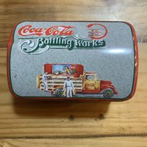 COCA- COLA METAL COLLECTIBLE TIN BOLD COLORS AND DETAILS - $9.90