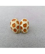 80s KJL Earrings Clip On Animal Print Giraffe Gold Tone Cream Enamel 1&quot; ... - $543.62 MXN