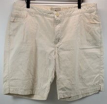 L) Women Riders by Lee Casual Khaki Shorts Size 18M Off-White - $11.87