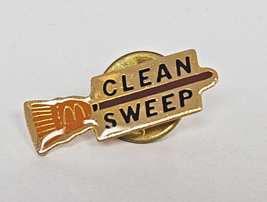 Clean Sweep Gold Colored Mcdonalds Lapel Pin Collectible Group II Ince T... - €5,18 EUR
