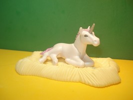 Playmobil 6055 Calf Of Unicorn on Bed, Condition New - £4.80 GBP