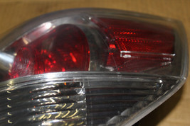 2004-2007 TOYOTA MATRIX PASSENGER SIDE RIGHT TAIL LIGHT  R1059 image 5