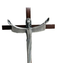 Crucifix Walnut Wood Silver Toned Pewter Risen Christ Corpus Christian Cross - £35.88 GBP