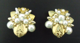 Fashion Custome Jewelry Clip on Earrings White &amp; Gold Vintage 1.5 in - $12.95