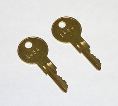 2 - 1454 Replacement Keys fit Beverage Air Refrigeration Equipment  - $15.04 CAD