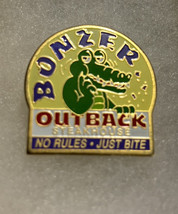 Outback Steakhouse Bonzer Alligator Vintage Tack Pin Rare - $165.04 MXN