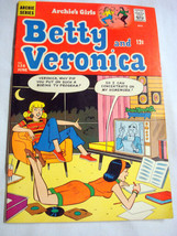 Archie&#39;s Girls Betty and Veronica #126 1966 Fine Pin-Ups Slot Car Racing Story - £15.97 GBP