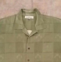 TOMMY BAHAMA Men&#39;s L Silk Green short sleeve + FREE Pierre Cardin Hawaiian Shirt - £22.84 GBP