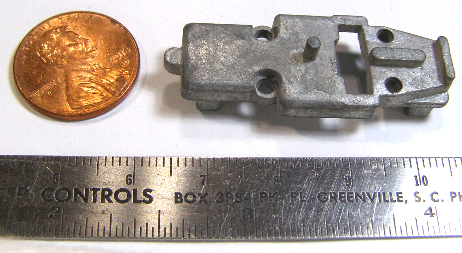 Unknown Brand Die Cast HO Scale Model RR Locomotive Part   RU9 - $4.95