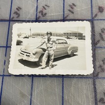 1952 Chevy Bel Air Soldier Posing With Car Small Photo Automobile - $115.83 MXN