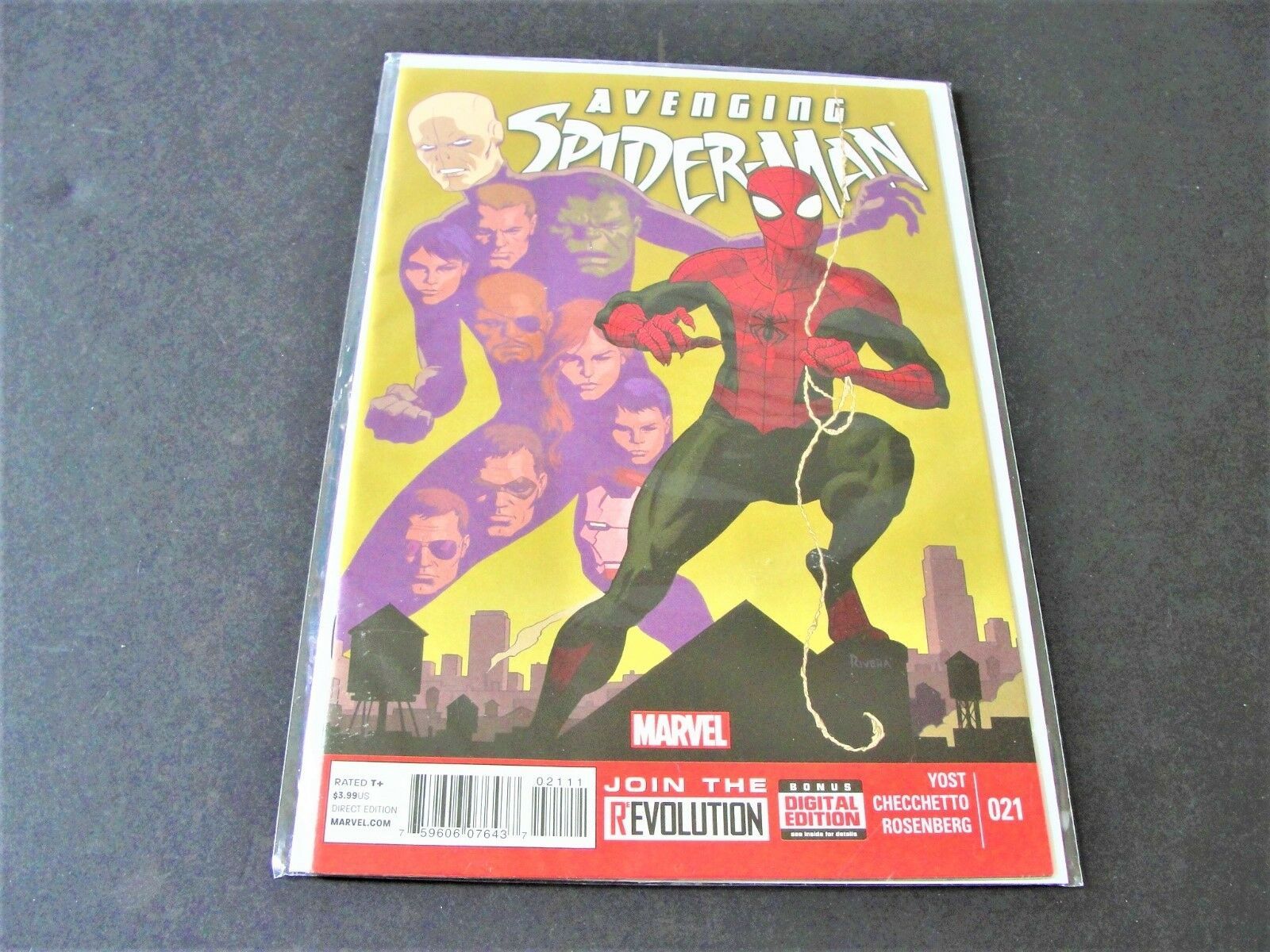 AVENGING SPIDER-MAN #21 -Modern Age, MARVEL COMICS-July 2013 Comic Book. - $9.27