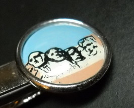 Mount Rushmore Tie Bar Desert Colors under Glass Silver Colored Metal No Box - £7.04 GBP