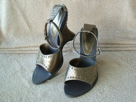 Pre-Loved GO MAX Bronze Studded Wedge Heels with Ankle Strap SZ 9 - £14.38 GBP