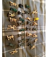 vintage Plastic Play Brown/Tan/Green Army Men Soldiers lot of 28 - $16.35