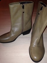 B. Makowsky Women&#39;s Boots Taupe Leather Ankle Zippered Boots Size 6 - $49.50