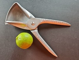 Vintage 9” EB ALOY Juicer Cast Aluminum Spring Loaded Lemon Lime Orange  - £17.12 GBP