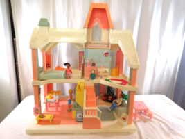 Vintage 1991 Playskool Victorian Style Dollhouse Lot Furniture House - £163.59 GBP