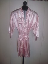 Planet Spa Ladies Pink Robe w/LINGERIE BAG-MISSY-NWOT-PINK Embroidered Flowers - £7.58 GBP