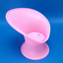 1987 Arco Mattel Barbie Pink Wicker Fan Chair Plastic Patio Furniture Vintage - £4.13 GBP