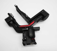 DJI RS 4 Pro 3-Axis Gimbal Stabilizer for Cameras - Black image 5