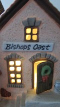 Dickens Village Dept 56 Bishop Oast House Lighted 8 X 7 X 6&quot; Showroom Model - £59.13 GBP