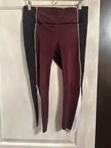Athleta Velocity Colorblock Capri Black Burgundy Peach Trim SZ M - $369.07 MXN