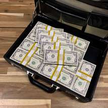 $500,000 1990s Series BLANK FILLER Prop Money Stacks & Briefcase - £559.54 GBP