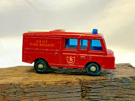 Vtg Lesney Matchbox #57 Land Rover Fire Truck Toy Car Kent Fire Brigade England - £23.94 GBP