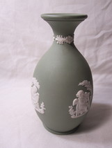 vintage Wedgwood Sand Green Jasperware 5&quot; Flower Vase - Made in England  - £32.05 GBP