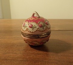 Vintage Round Porcelain Hinged Lid Trinket Box Pink Rose Gold Gilt - £15.78 GBP