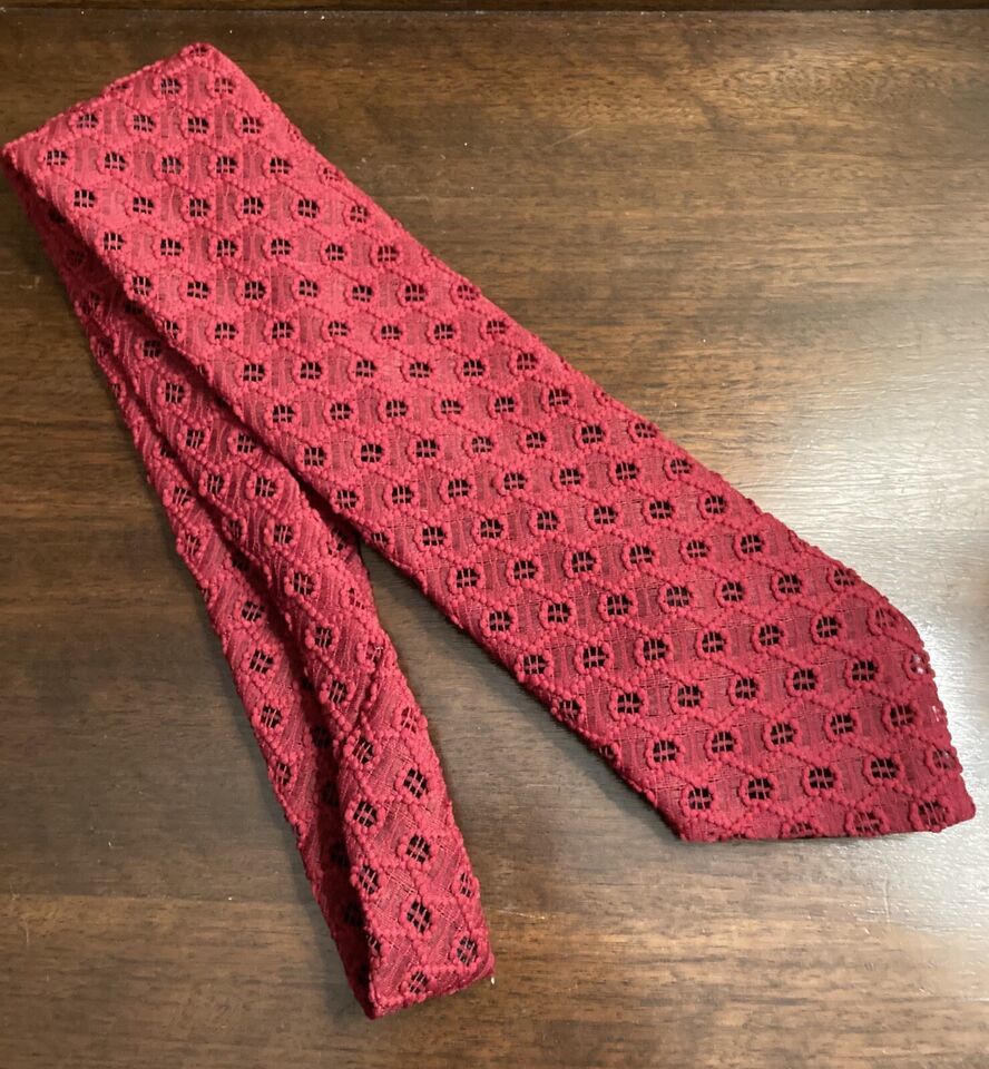 Cool Vintage Pattern Knit Polyester Maroon Tie Open Weave? - $7.70