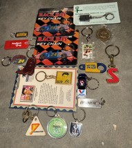 Elvis, Jeff Gordon, Key bank, Blockbuster KeKe, Etc. Lot Of 15+ Keychains - $269.72 MXN