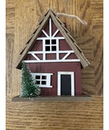Room And Retreat Decorative Christmas House - $461.35 MXN