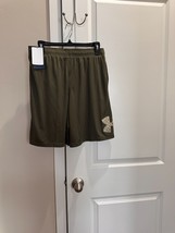 BNWT Under Armour Boys' Freedom Prototype Shorts, YXL Loose, Green, 1372622 - $19.80