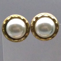 Vintage Faux Pearl Clip On Earrings, Elegant Cabochon Domed Button in Hammered - £15.15 GBP