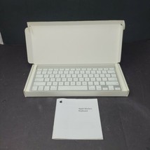 Apple Keyboard Wireless Bluetooth A1314 Silver White Clean tested working - £23.66 GBP