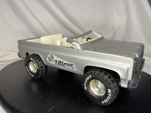 Primary image for Nylint Chevy Chevrolet Trailblazer Toy Truck Pressed Steel Silver READ