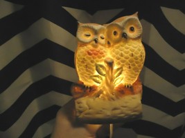 Vintage Ceramic Owls On A Log Light / Figurine &quot; Beautiful Collectible Item &quot; - £23.10 GBP