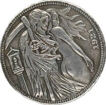 Medaglia fantasy gotica della morte e del destino - design unico del 1921 - $18.56 CAD