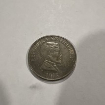 1985 REPUBLIKA NG PILIPINAS 1 Piso coin Circulated. - $5.00