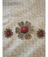 Vtg Gold Filigree Flower Brooch with Red Cobachon Center  Matching Clip ... - $477.06 MXN