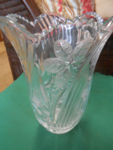 Magnificent Beautiful Heavy  CRYSTAL VASE Floral design 10&quot; - £29.74 GBP
