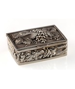 Argent Pilule Boîte Avec Repousse Grappe et Autres Motifs Adorable - $1,997.62 MXN
