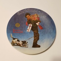 Norman Rockwell Wrapped Up in Christmas Plate Fine China By Edwin Knowles 1981 - $14.24