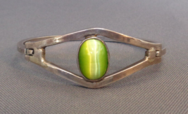 Vintage Sterling Silver Green Glass Tiger Eye Hinged Bangle Bracelet Mexico - £32.16 GBP