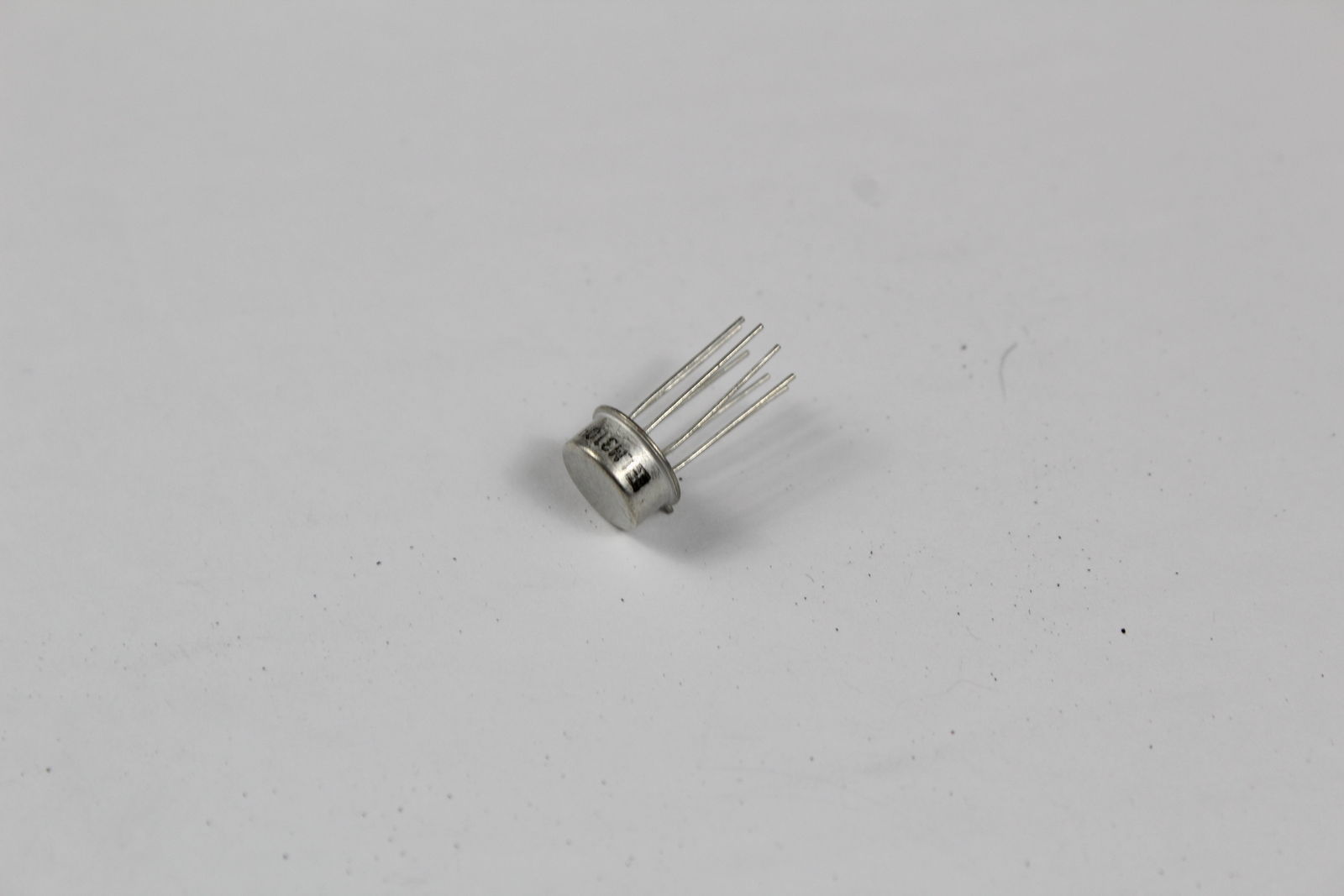 Espec. Military LM310H Integrated Circuit Op-Amp - Case: TO99 - $11.30